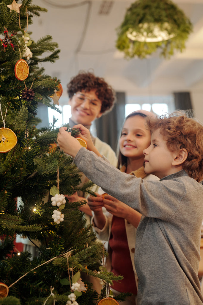 25 Enjoyable Holiday Activities: Embracing the Season and Reconnecting with Loved Ones